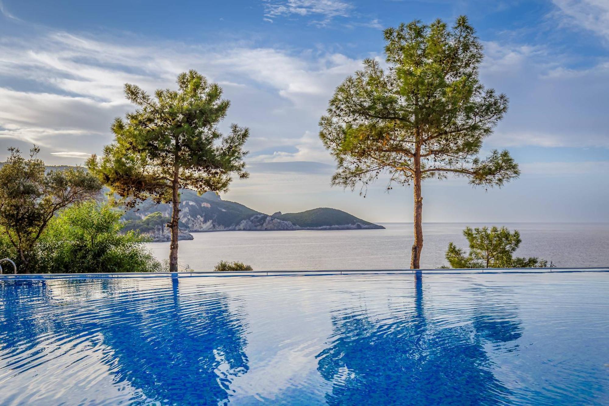 Akrotiri Beach Resort Hotel - Adult Friendly Paleokastritsa Luaran gambar Infinity pool