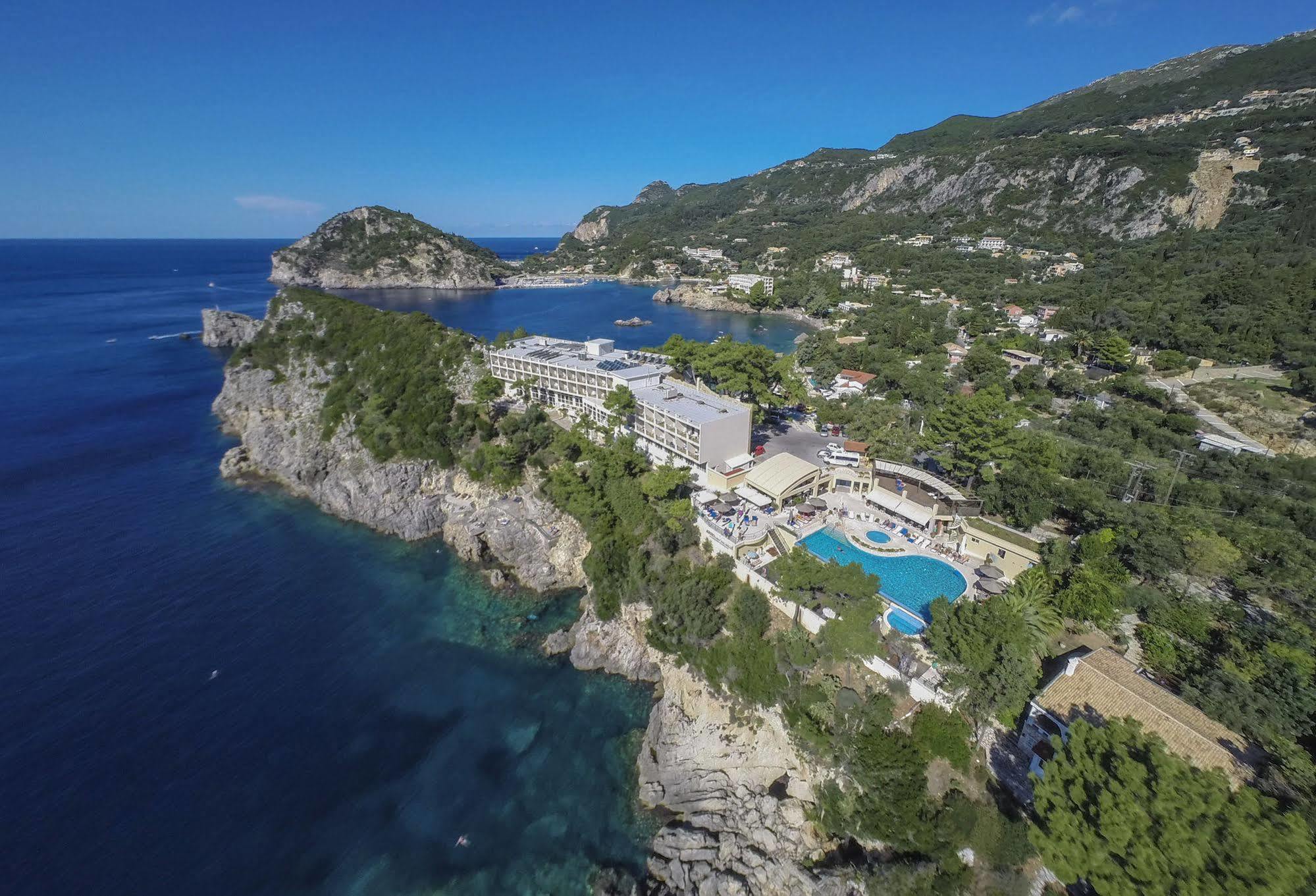 Akrotiri Beach Resort Hotel - Adult Friendly Paleokastritsa Luaran gambar Aerial view of the resort